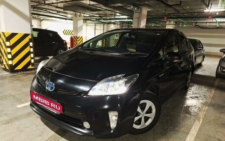 Toyota Prius, 2015 год, 1 300 000 рублей, 2 фотография