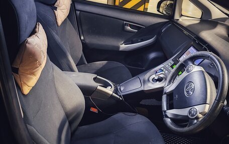 Toyota Prius, 2015 год, 1 300 000 рублей, 6 фотография