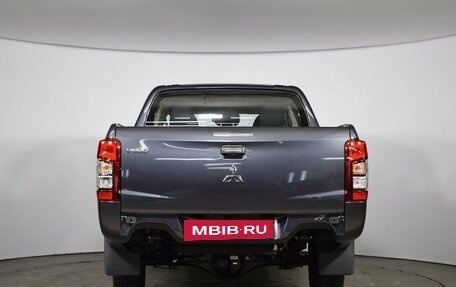 Mitsubishi L200 IV рестайлинг, 2022 год, 5 250 000 рублей, 9 фотография