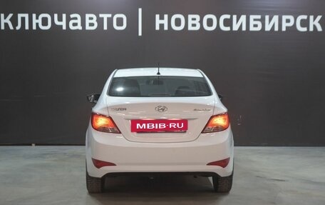 Hyundai Solaris II рестайлинг, 2014 год, 980 000 рублей, 5 фотография