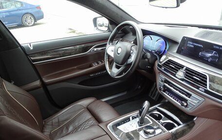 BMW 7 серия, 2017 год, 4 290 000 рублей, 2 фотография