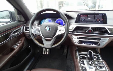 BMW 7 серия, 2017 год, 4 290 000 рублей, 10 фотография