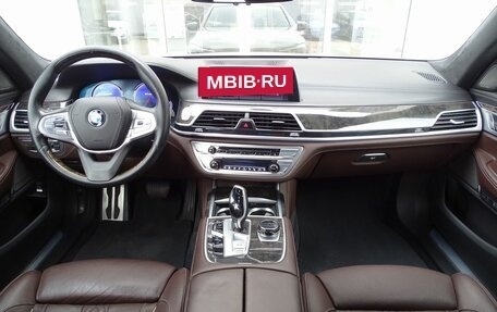 BMW 7 серия, 2017 год, 4 290 000 рублей, 9 фотография