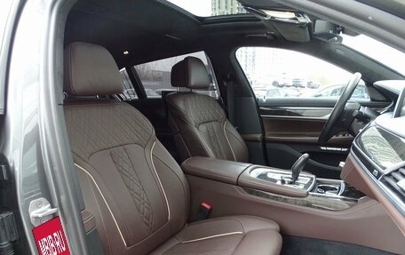 BMW 7 серия, 2017 год, 4 290 000 рублей, 30 фотография