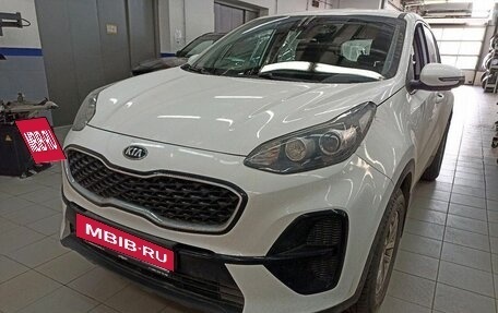 KIA Sportage IV рестайлинг, 2018 год, 2 097 000 рублей, 3 фотография