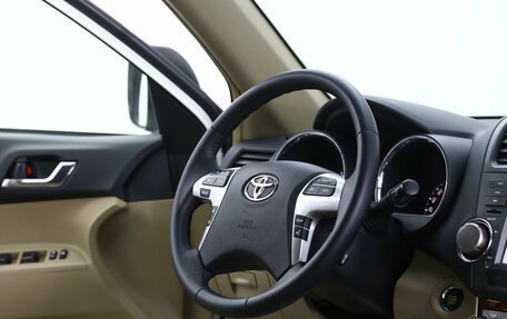 Toyota Highlander III, 2011 год, 1 999 000 рублей, 9 фотография