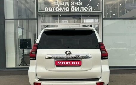 Toyota Land Cruiser Prado 150 рестайлинг 2, 2018 год, 5 199 000 рублей, 5 фотография