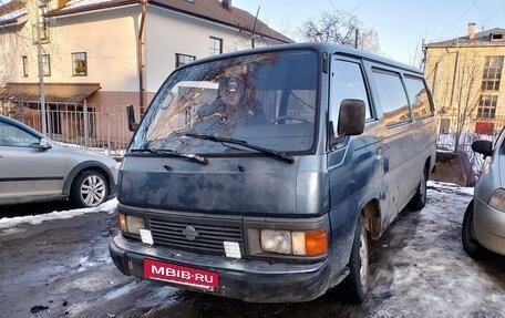 Nissan Urvan III, 1988 год, 230 000 рублей, 3 фотография
