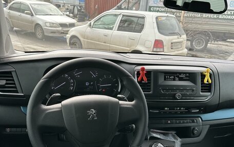 Peugeot Traveller I, 2017 год, 2 890 000 рублей, 11 фотография
