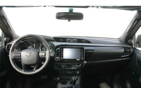 Toyota Hilux VIII, 2023 год, 6 900 000 рублей, 15 фотография