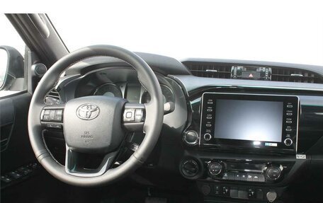 Toyota Hilux VIII, 2023 год, 6 900 000 рублей, 14 фотография