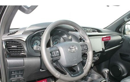 Toyota Hilux VIII, 2023 год, 6 900 000 рублей, 17 фотография