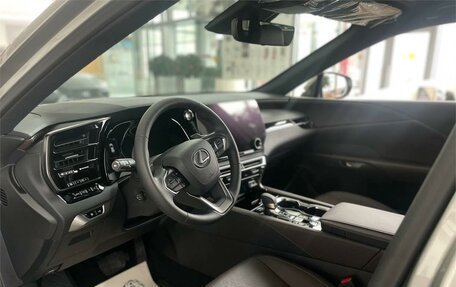 Lexus RX IV рестайлинг, 2023 год, 10 350 000 рублей, 6 фотография