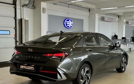Hyundai Elantra, 2023 год, 2 300 000 рублей, 8 фотография