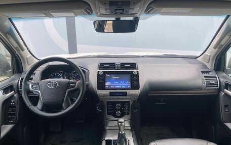 Toyota Land Cruiser Prado 150 рестайлинг 2, 2017 год, 4 999 000 рублей, 5 фотография