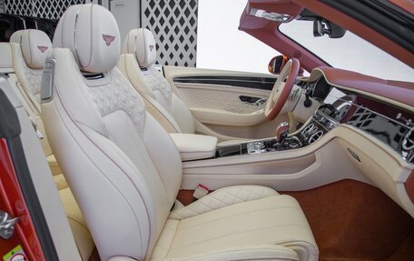 Bentley Continental GT III, 2022 год, 29 000 000 рублей, 14 фотография
