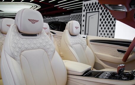 Bentley Continental GT III, 2022 год, 29 000 000 рублей, 15 фотография