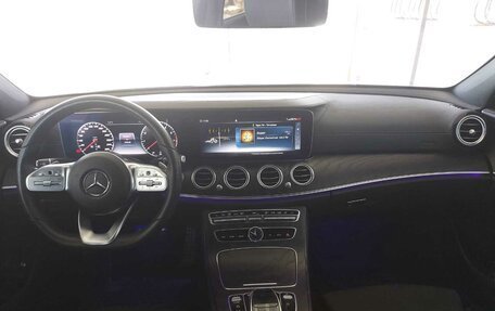 Mercedes-Benz E-Класс, 2019 год, 4 000 000 рублей, 10 фотография