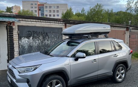 Toyota RAV4, 2019 год, 4 300 000 рублей, 2 фотография