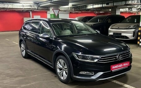 Volkswagen Passat B8 рестайлинг, 2017 год, 2 347 000 рублей, 2 фотография