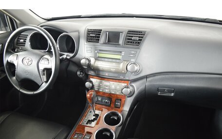 Toyota Highlander III, 2013 год, 2 349 000 рублей, 8 фотография