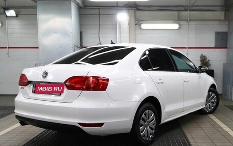 Volkswagen Jetta VI, 2013 год, 1 130 000 рублей, 2 фотография