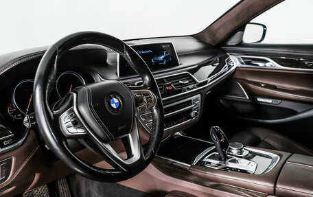 BMW 7 серия, 2016 год, 4 247 600 рублей, 9 фотография