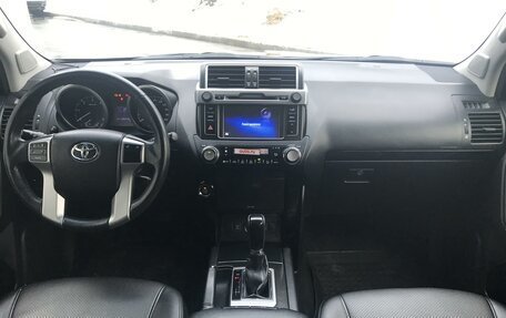 Toyota Land Cruiser Prado 150 рестайлинг 2, 2017 год, 4 499 000 рублей, 8 фотография