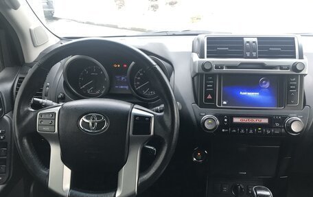 Toyota Land Cruiser Prado 150 рестайлинг 2, 2017 год, 4 499 000 рублей, 9 фотография