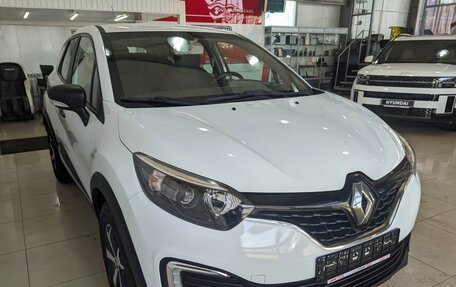 Renault Kaptur I рестайлинг, 2018 год, 1 360 000 рублей, 2 фотография