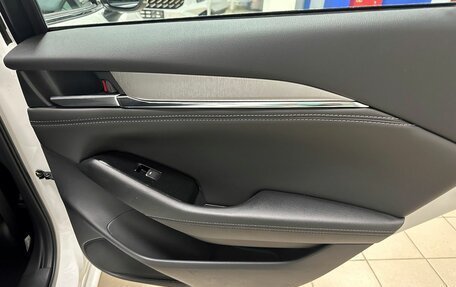 Mazda 6, 2023 год, 3 990 000 рублей, 13 фотография