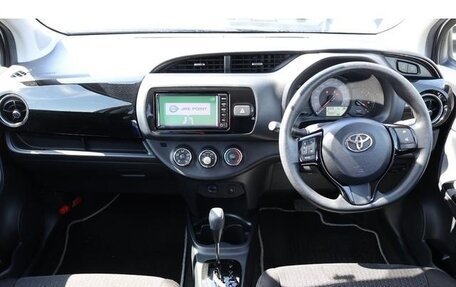 Toyota Vitz, 2019 год, 740 000 рублей, 5 фотография