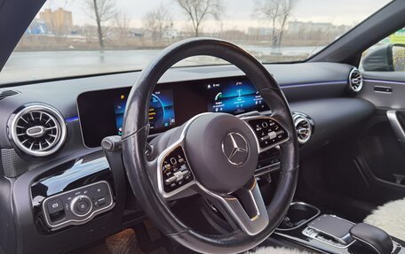Mercedes-Benz A-Класс, 2019 год, 2 700 000 рублей, 4 фотография