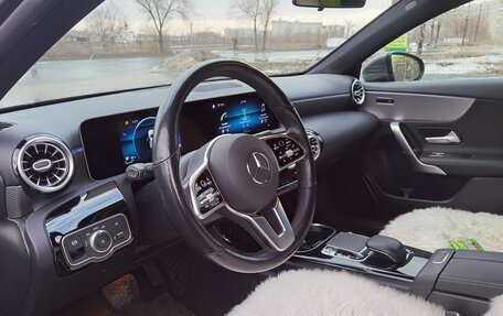 Mercedes-Benz A-Класс, 2019 год, 2 700 000 рублей, 7 фотография