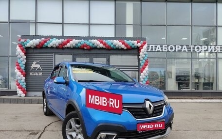 Renault Logan II, 2018 год, 1 299 990 рублей, 1 фотография