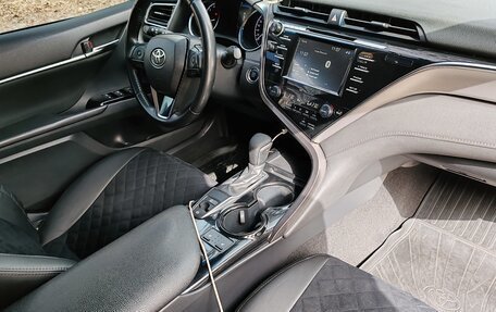 Toyota Camry, 2018 год, 2 480 000 рублей, 15 фотография