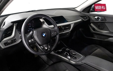 BMW 1 серия, 2020 год, 2 699 789 рублей, 11 фотография