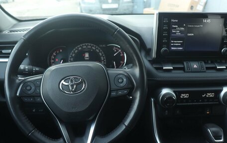 Toyota RAV4, 2022 год, 4 115 000 рублей, 9 фотография