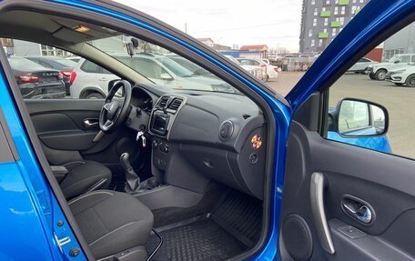 Renault Logan II, 2018 год, 1 230 000 рублей, 15 фотография