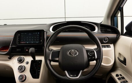 Toyota Sienta II, 2018 год, 1 599 000 рублей, 11 фотография