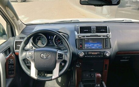 Toyota Land Cruiser Prado 150 рестайлинг 2, 2015 год, 3 945 000 рублей, 10 фотография
