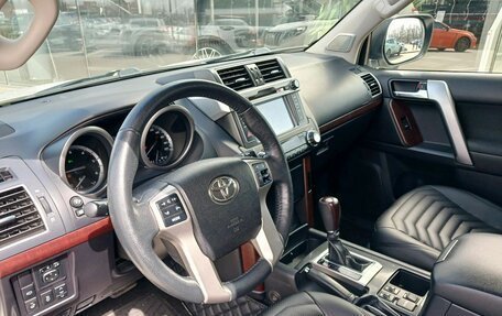 Toyota Land Cruiser Prado 150 рестайлинг 2, 2015 год, 3 945 000 рублей, 14 фотография
