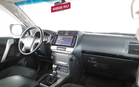 Toyota Land Cruiser Prado 150 рестайлинг 2, 2020 год, 5 986 000 рублей, 15 фотография
