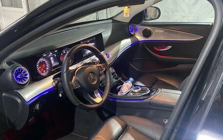 Mercedes-Benz E-Класс, 2018 год, 2 600 000 рублей, 5 фотография