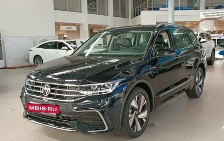 Volkswagen Tiguan II, 2023 год, 5 917 628 рублей, 3 фотография