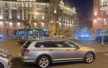 Volkswagen Passat B8 рестайлинг, 2019 год, 3 200 000 рублей, 2 фотография
