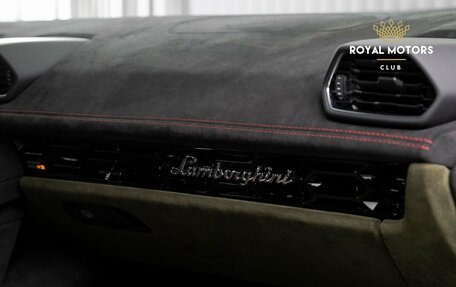 Lamborghini Huracán, 2024 год, 53 000 000 рублей, 18 фотография