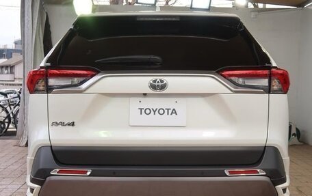 Toyota RAV4, 2020 год, 2 599 000 рублей, 9 фотография