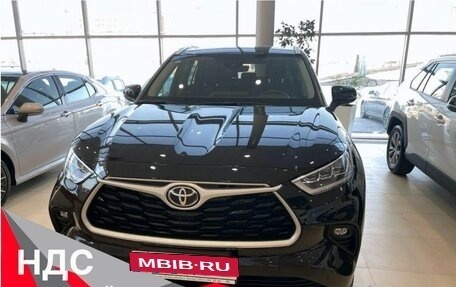 Toyota Highlander, 2023 год, 7 000 000 рублей, 1 фотография