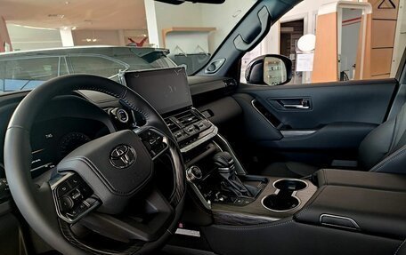 Toyota Land Cruiser, 2023 год, 14 500 000 рублей, 12 фотография